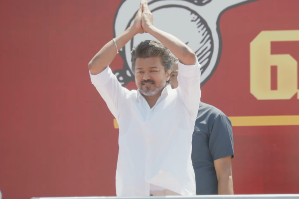 விஜய் பரப்புரை!! இரண்டரை வயது குழந்தையை அழைத்து வந்த பெண்!! கொந்தளிக்கும் நெட்டிசன்கள்... | Vijay Salem Woman Who Brought 2 Year Old Child விஜய் பரப்புரை!! இரண்டரை வயது குழந்தையை அழைத்து வந்த பெண்!! கொந்தளிக்கும் நெட்டிசன்கள்... | Vijay Salem Woman Who Brought 2 Year Old Child