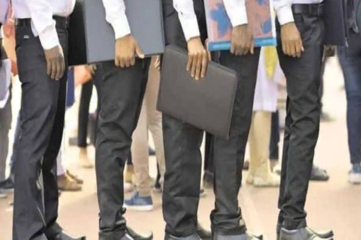 அதிகரித்துச் செல்லும் இளைஞர்களுக்கான வேலைவாய்ப்பின்மை : முதலிடம் பிடித்த இளம் பெண்கள் | Youth Unemployment Hits 17 8 Rises To 22 4 Women அதிகரித்துச் செல்லும் இளைஞர்களுக்கான வேலைவாய்ப்பின்மை : முதலிடம் பிடித்த இளம் பெண்கள் | Youth Unemployment Hits 17 8 Rises To 22 4 Women