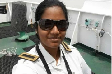 உலகின் முதல் பெண் கடல் பைலட்டாக தமிழக பெண்! யார் இந்த சாதனையாளர் தெரியுமா?