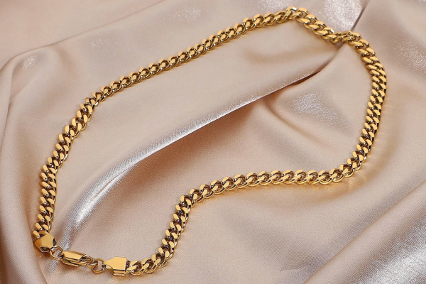 அம்மாவின் தங்க சங்கிலியை துண்டு துண்டாக வெட்டிய சிறுவன் - ஏன் தெரியுமா? | Son Gifts Mother Gold Chain In China அம்மாவின் தங்க சங்கிலியை துண்டு துண்டாக வெட்டிய சிறுவன் - ஏன் தெரியுமா? | Son Gifts Mother Gold Chain In China