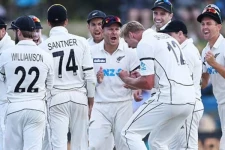 டெஸ்ட் தரவரிசையில் முதல் இடம் பிடித்து அசத்திய அணி: கிரிக்கெட் வரலாற்றில் முதன்முறை