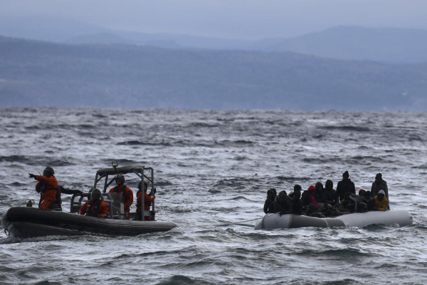 துருக்கியில் படகு கவிழ்ந்து 14 அகதிகள் உயிரிழப்பு | 14 Refugees Die In Boat Capsize In Turkey துருக்கியில் படகு கவிழ்ந்து 14 அகதிகள் உயிரிழப்பு | 14 Refugees Die In Boat Capsize In Turkey