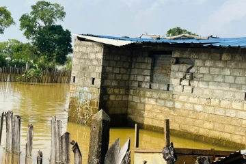 வெருகல் பகுதியில் உட்புகுந்த வெள்ளநீரால் பெரும் அவதி