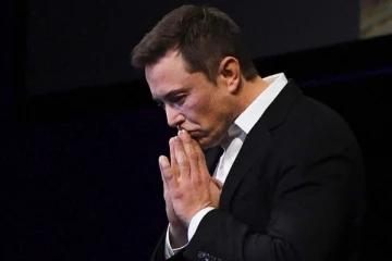 எலான் மஸ்க்கின் தலையில் விழுந்த இடி ; பலநூறு கோடி அபாராதம்