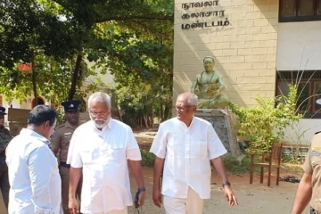 யாழில் தமது வாக்கை பதிவிட்டார் அமைச்சர் டக்ளஸ் தேவானந்தா