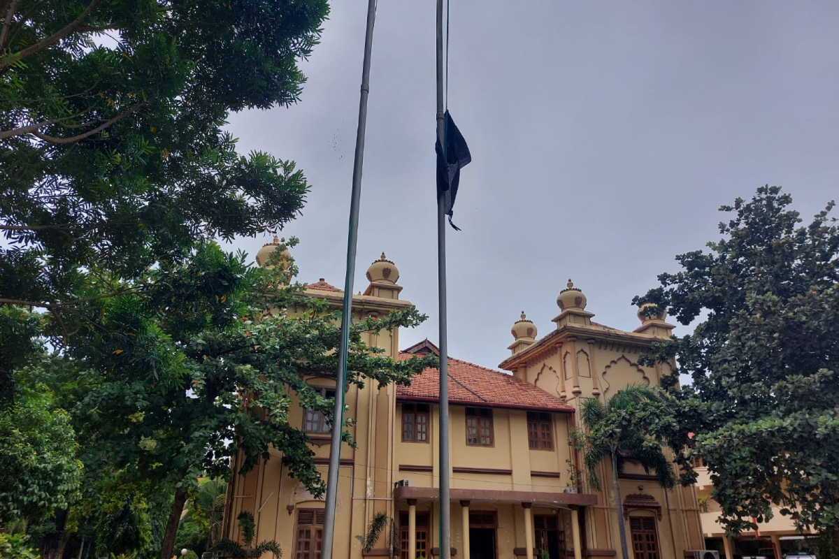யாழ். பல்கலை கறுப்புக் கொடி விவகாரம்! மாணவர்கள் மூவருக்கு காவல்துறை அழைப்பாணை | Three Jaffna Uni Students Have Been Summoned