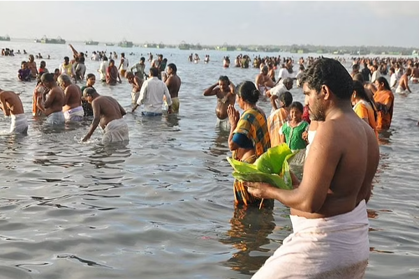 மகாளய பட்சம் நாளை ஆரம்பம் - வீடுதேடிவரும் முன்னோர்களை வரவேற்பது எப்படி.! | Mahalaya Paksha Pitru Paksha Mahalaya Amavasai