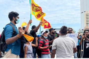 13ஆவது நாளாக தொடரும் “கோட்டா கோ ஹோம்” மக்கள் எழுச்சி (Video)