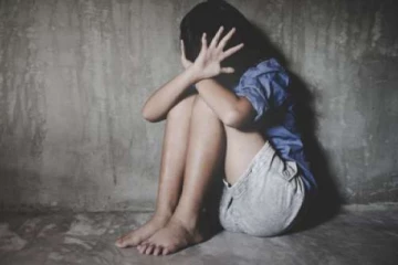 பணத்திற்காக 16 வயது மகளை பாலியல் தொழிலில் தள்ளிய தாய் - சிறுமிக்கு நேர்ந்த கொடூரம்