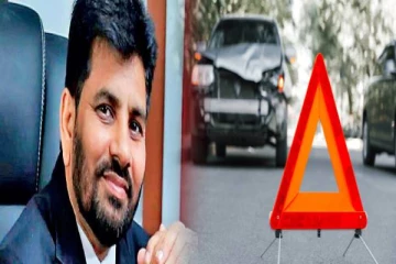 விபத்தில் சிக்கிய அலி சப்ரி ரஹீம்: ஒருவர் வைத்தியசாலையில் அனுமதி