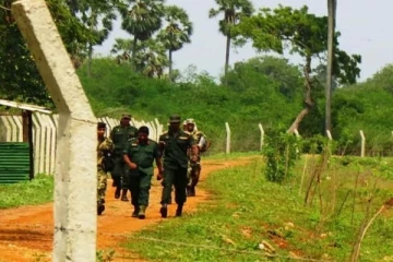 வடக்கில் படையினர் வசமுள்ள தமிழரின் காணிகளை ஒப்படைக்க உத்தரவு