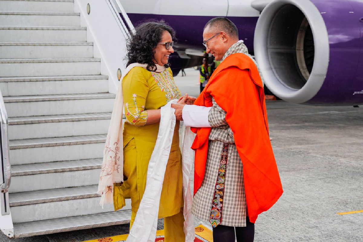 பூட்டான் சென்றடைந்தார் இலங்கை பிரதமர் ஹரிணி அமரசூரிய | Sri Lankan Pm Harini Amarasuriya Arrives In Bhutan