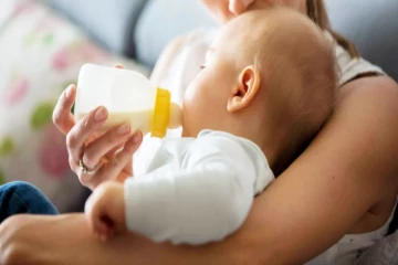 யாழில் அழகை காரணம் காட்டி குழந்தைக்கு தாய்ப்பால் ஊட்ட மறுத்த தாய்!