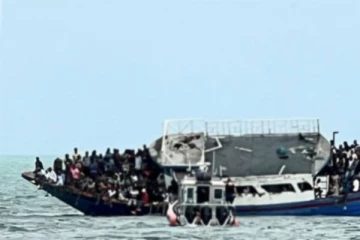 300 அகதிகளுடன் அமெரிவிக்காவுக்குள் செல்ல முயன்ற படகு விபத்துக்குள்ளானது