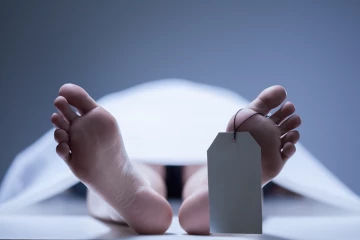 අහස පොළොව නුහුලන අපරාධයක් - පියාගේ පොලු පහරින් දියණිය මරුට