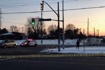 கனடாவில் நபர் ஒருவர் மீது பொலிஸார் துப்பாக்கிச் சூடு