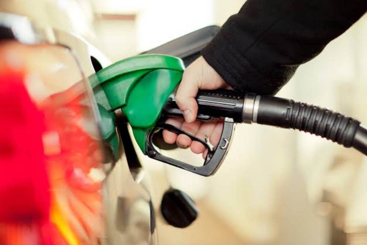 நள்ளிரவு முதல் பெட்ரோல் விலை குறைப்பு! | Fuel Prices Reduced நள்ளிரவு முதல் பெட்ரோல் விலை குறைப்பு! | Fuel Prices Reduced