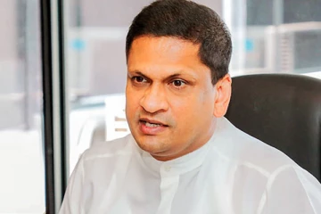 ".කතා කරන්න බැරිනම් ඇමතිකමෙන් අස් වෙනවා.." ප්‍රබල අමාත්‍යවරයකුගෙන් සැර කතාවක්