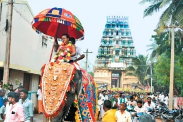 கோலாகலமாக நடந்த புன்னைநல்லூர் மாரியம்மன் கோவில் கும்பாபிஷேகம்
