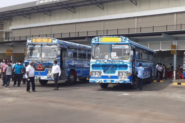 சிரமத்துக்குள்ளாகும் உத்தியோகஸ்த்தர்கள்: தனியார் பேருந்து உரிமையாளர்கள் அதிரடி தீர்மானம் - ஐபிசி தமிழ்