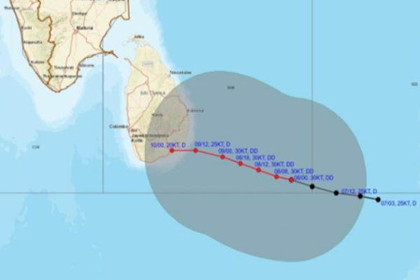 இலங்கையில் இன்று கரையைக் கடக்கும் காற்றழுத்தம்.., எந்தெந்த மாவட்டங்களில் கனமழை? | Bay Of Bengal Depression Crosses Sri Lanka இலங்கையில் இன்று கரையைக் கடக்கும் காற்றழுத்தம்.., எந்தெந்த மாவட்டங்களில் கனமழை? | Bay Of Bengal Depression Crosses Sri Lanka