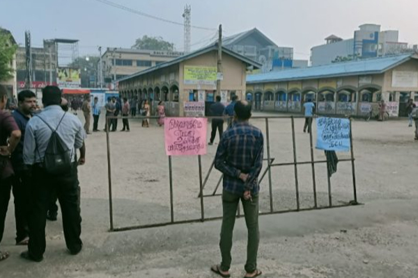 யாழில் திடீர் பணிப்பகிஸ்கரிப்பு! பொதுமக்கள் அவதி | Sudden Dismissal In Jaffna