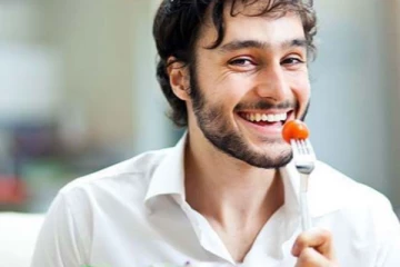 ஆண்கள் எப்போதும் இளமையாக இருக்க வேண்டுமா? அப்போ மறக்காம இதை செய்யுங்க