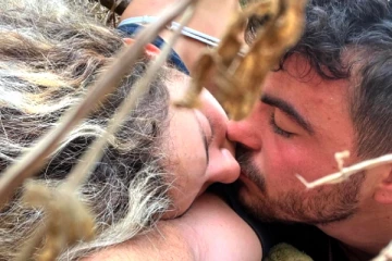 இஸ்ரேல் காதல் ஜோடி எடுத்த கடைசி புகைப்படம்., ஹமாஸ் தாக்குதலில் இந்த ஜோடி என்ன ஆனது?