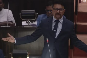ලංසාගේ කුඩු ටික වටලද්දි මහින්ද තමයි ගිහිල්ලා බේරගෙන උම්මා දුන්නේ.. මත්ද්‍රව්‍ය ජාවාරමේ ගෝඩ් ෆාදර්ලගේ වර්තමාන පුරුක නාමල් - නි. ඇමති මහින්ද