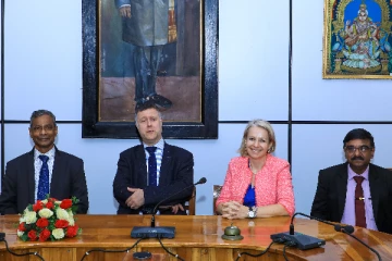 யாழ்.பல்கலைக்கழக விஜயம் மேற்கொண்ட பிரித்தானிய தூதுவர் (Photos)