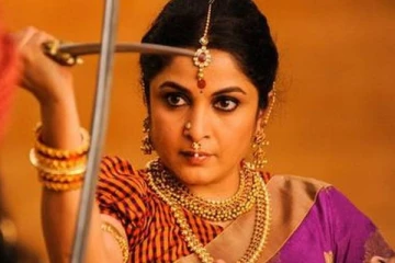 நடிகை ரம்யா கிருஷ்ணனா இது - இளம் வயதில் நீச்சல் உடையில் அவர் எடுத்த புகைப்படம்