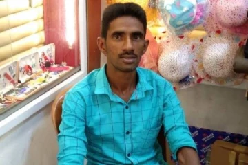 புகைப்படத்தில் இருக்கும் நபரை கண்டால் உடன் அறிவிக்கவும்..!