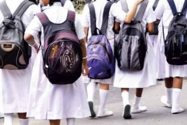 இலங்கையில் அனைத்து பாடசாலைகளுக்கும் நாளை முதல் பூட்டு! விசேட அறிவிப்பு | Lockdown For All Schools Sri Lanka From Tomorrow இலங்கையில் அனைத்து பாடசாலைகளுக்கும் நாளை முதல் பூட்டு! விசேட அறிவிப்பு | Lockdown For All Schools Sri Lanka From Tomorrow