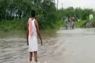 புழல் ஏரியில் உபரி நீர் திறப்பு - வெள்ளம் சூழந்ததால் வாகன ஓட்டிகள் அவதி