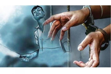 மனைவியுடன் தாகாத உறவு வைத்த காதலனின் காது, மூக்கை துடிக்க துடிக்க வெட்டி வீசிய கணவன்!