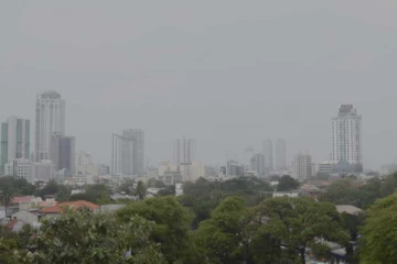இலங்கையில் தொடரும் நெருக்கடி - மக்களை வீடுகளில் இருக்குமாறு எச்சரிக்கை