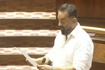 தமிழில் பதவிப்பிரமாணம் எடுத்துக்கொண்ட கமல்ஹாசன்