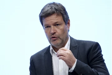 தடுப்பூசி போடாதவர்களுக்கு விதிகள் கடுமையாக்கவேண்டும் - ஜேர்மனியின் புதிய துணை சான்சலர் திட்டம்