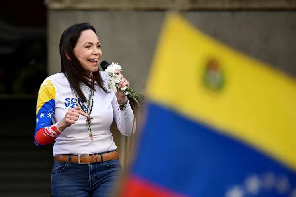 போருக்கு ஆதரவளிப்பவருக்கு அமைதிக்கான நோபல் பரிசா... வழக்குத் தொடுக்கும் WikiLeaks நிறுவனர் | Julian Assange Sues Nobel Panel போருக்கு ஆதரவளிப்பவருக்கு அமைதிக்கான நோபல் பரிசா... வழக்குத் தொடுக்கும் WikiLeaks நிறுவனர் | Julian Assange Sues Nobel Panel