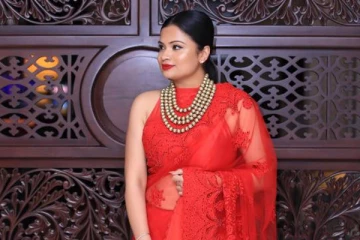ප්රවීන රංගධර ජීවන් කුමාරතුංගගේ දියණිය වන මල්ෂා මත්ද්රව්ය (කුෂ්) සමඟ අත්අඩංගුවට...සමාජ මාධ්යය කැළඹූ පුවතෙහි ඇත්ත නැත්ත මෙන්න... (PHOTOS)