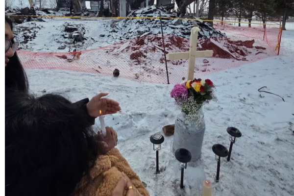 கனடாவில் தீப்பற்றிய வீட்டுக்குள் சிக்கிய இளம்பெண்: அவரது கடைசி வார்த்தைகளை எண்ணிக் கலங்கும் குடும்பம் | Family Grappling Loss Of 19 Yr Old Killed In Fire