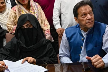 இம்ரான் மனைவிக்கும் 14 வருட சிறை