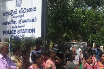 பிரபல ஆலய திருவிழாவில் களேபரம்! நிர்வாகத்தை அள்ளிச்சென்ற பொலிஸார்
