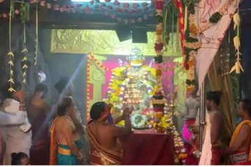 அருள்மிகு ஸ்ரீ முனீஸ்வரர் முத்துமாரியம்மன் தேவஸ்தான வசந்த தேர்த்திருவிழா (video)