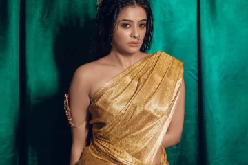நடிகை பிரியாமணி சேலையில் கிளாமர் போட்டோஷூட்