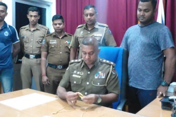 யாழில் கொள்ளையிடப்பட்ட 17 பவுண் தங்க நகைகள் மீட்பு (Photos)