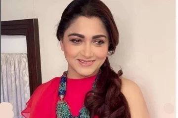 கொரோனாவால் பாதிக்கப்பட்ட நடிகை குஷ்புவின் தற்போதைய லுக்- அவரே வெளியிட்ட புகைப்படம்