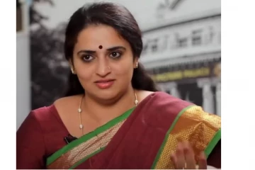 விடுதியில் ஒன்றாக இருந்தது ஏன்? 60 வயது நடிகரின் தொடர்பை பற்றி விளக்கிய நடிகை பவித்ரா!