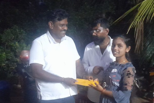 முல்லைத்தீவு மக்களை சந்தித்து பேசிய எம்.பி! | Mp Who Met The People Of Mullaitivu