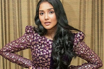 17 வயசில் நயன்தாராவுக்கே டஃப் கொடுக்கும் அஜித் ரீல் மகள் அனிகா.. செம்ம கியூட் புகைப்படம்..